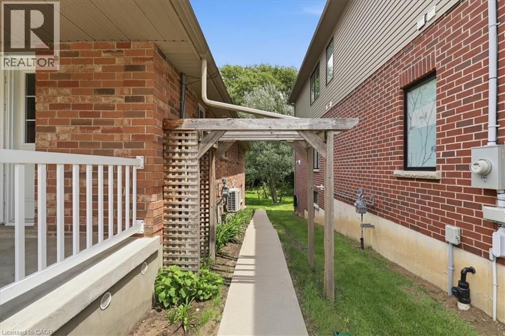 100 Strange Street, Kitchener, Ontario  N2G 1R3 - Photo 4 - 40841694