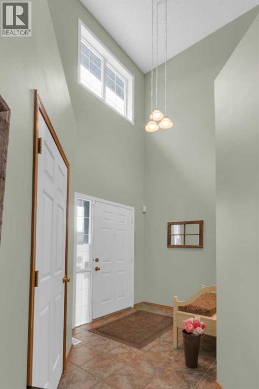 264 Tuscany Ridge View NW, Calgary, Alberta  T3L 2J7 - Photo 2 - A2329666