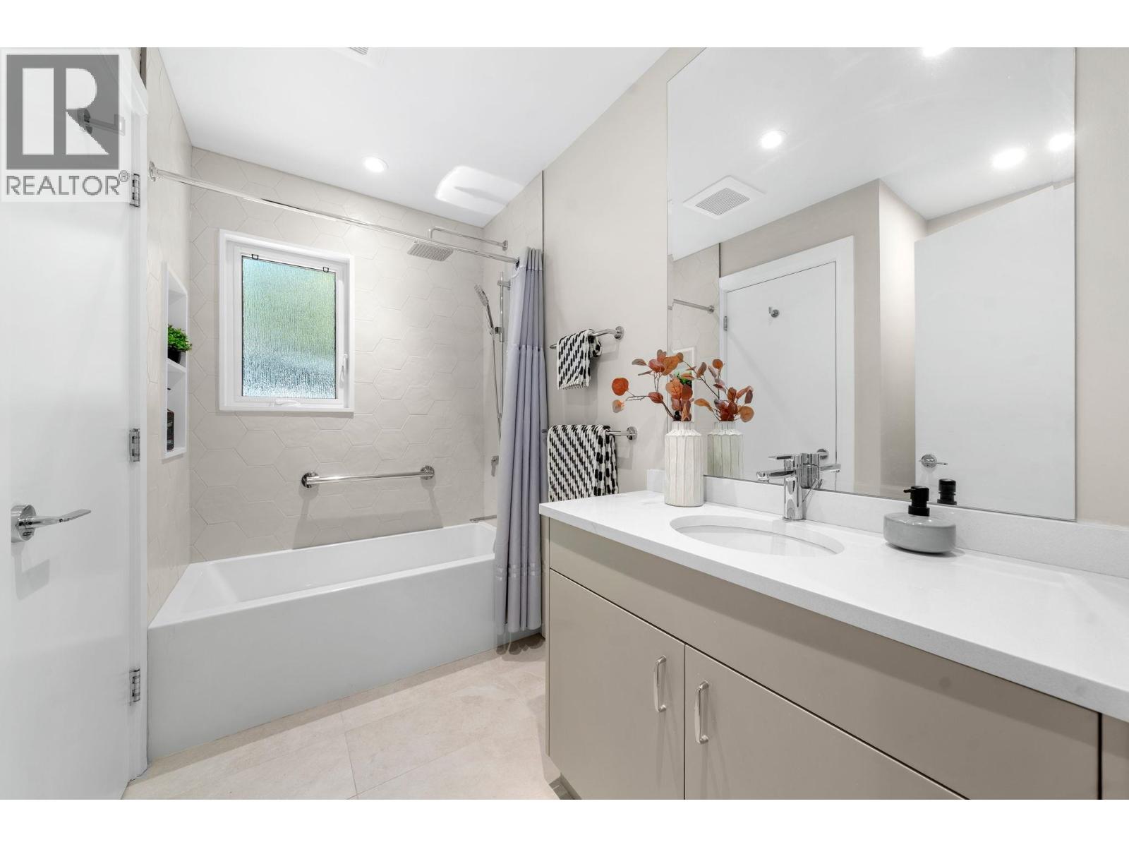 1776 Medwin Place, North Vancouver, British Columbia V7H 2K4 - Photo 19 - R3141718