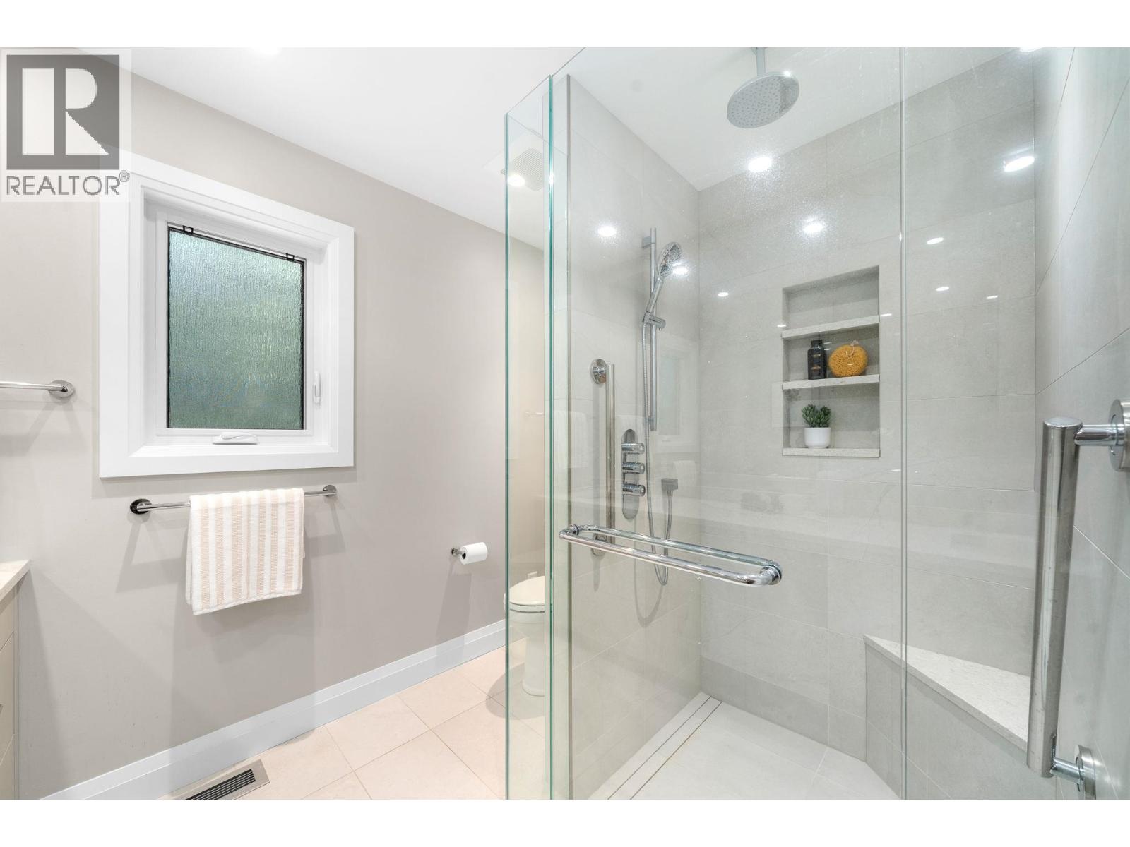 1776 Medwin Place, North Vancouver, British Columbia V7H 2K4 - Photo 14 - R3141718