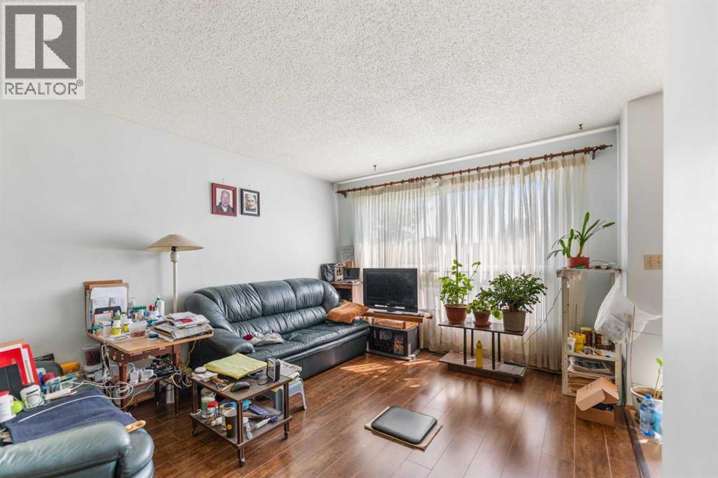 6772 Temple Drive NE, Calgary, Alberta  T1Y 5E6 - Photo 10 - A2333375