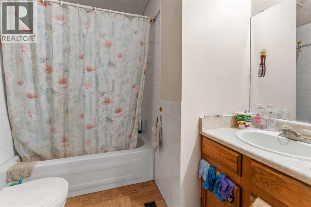 6772 Temple Drive NE, Calgary, Alberta  T1Y 5E6 - Photo 13 - A2333375