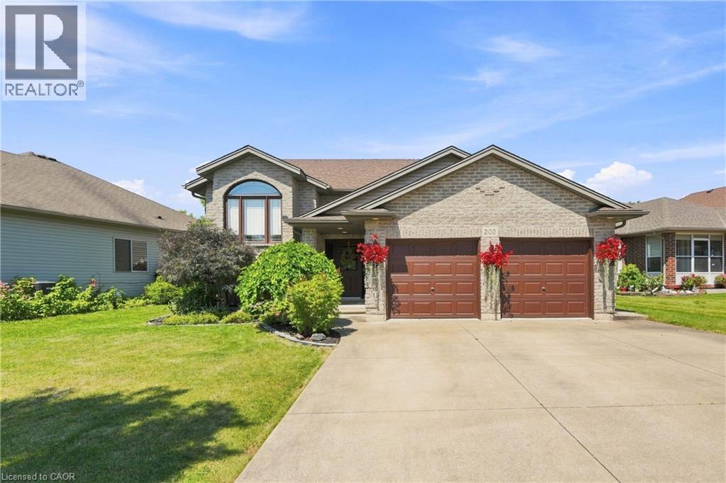 202 Wellbrook Boulevard, Welland, Ontario  L3C 7M9 - Photo 1 - 40853591