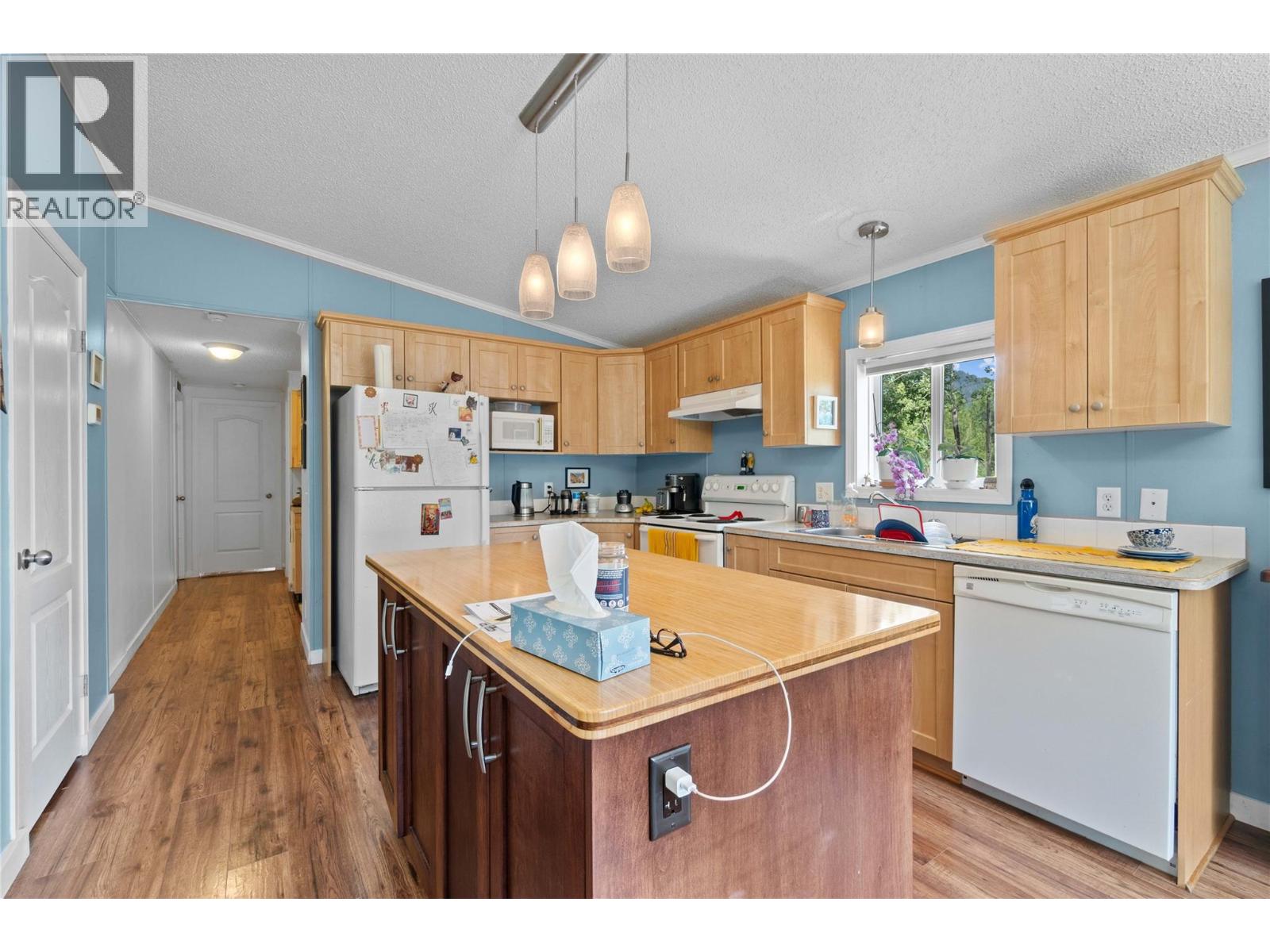 4421 73 Avenue NE, Salmon Arm, British Columbia  V0E 1K0 - Photo 9 - 10394863