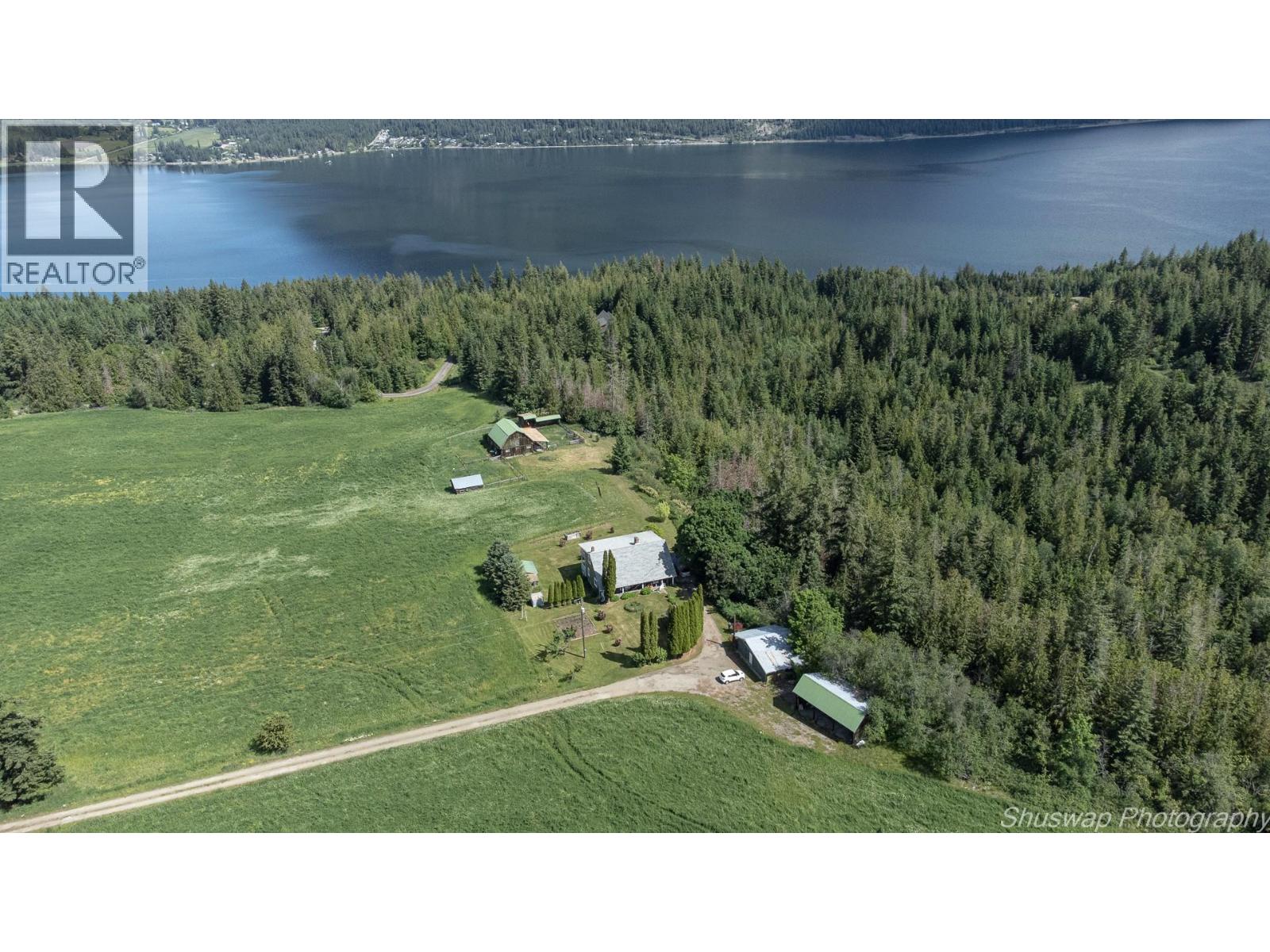6350 Lakeshore Drive NE, Salmon Arm, British Columbia  V1E 4N1 - Photo 2 - 10396361