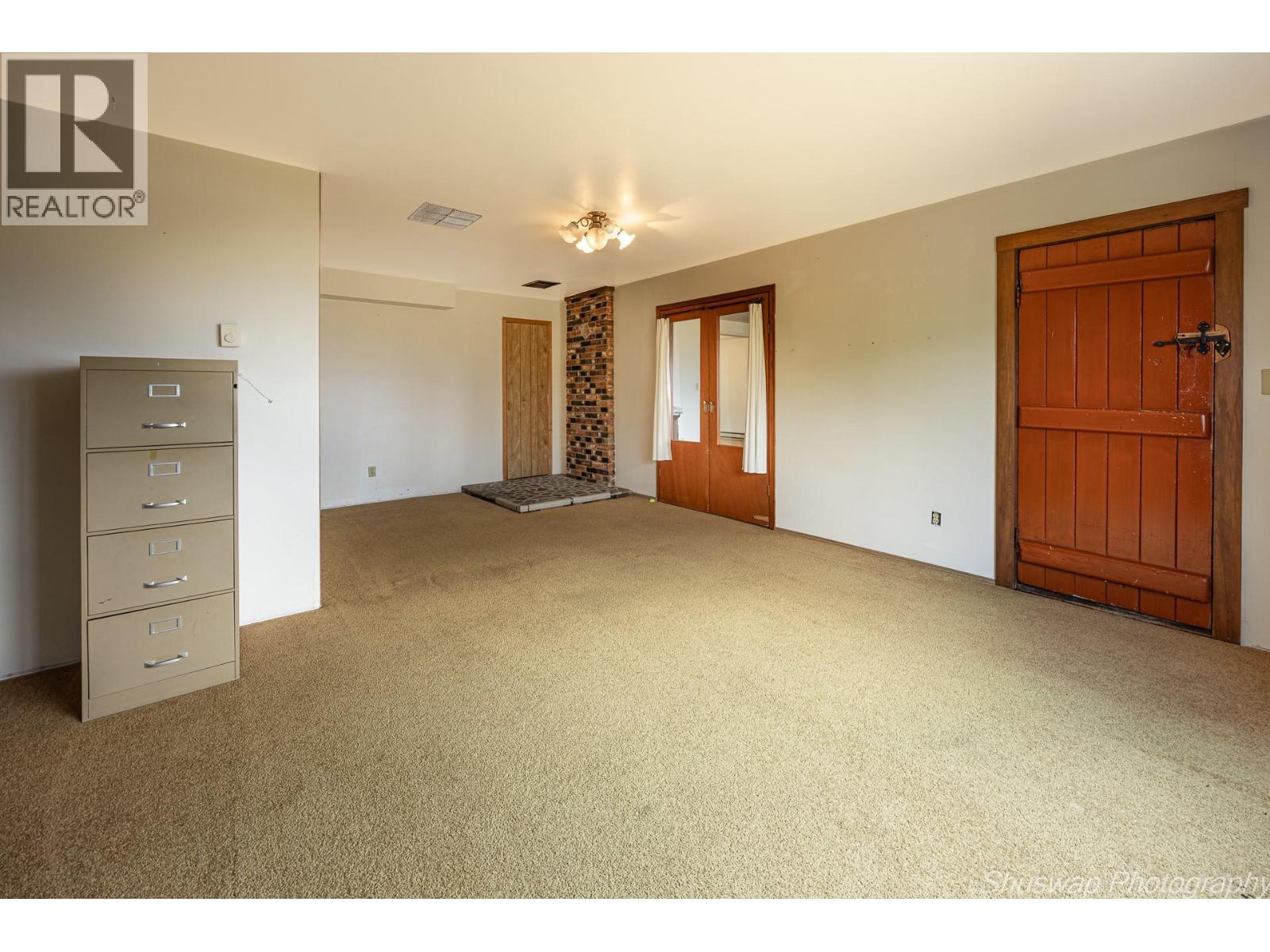 6350 Lakeshore Drive NE, Salmon Arm, British Columbia  V1E 4N1 - Photo 23 - 10396361