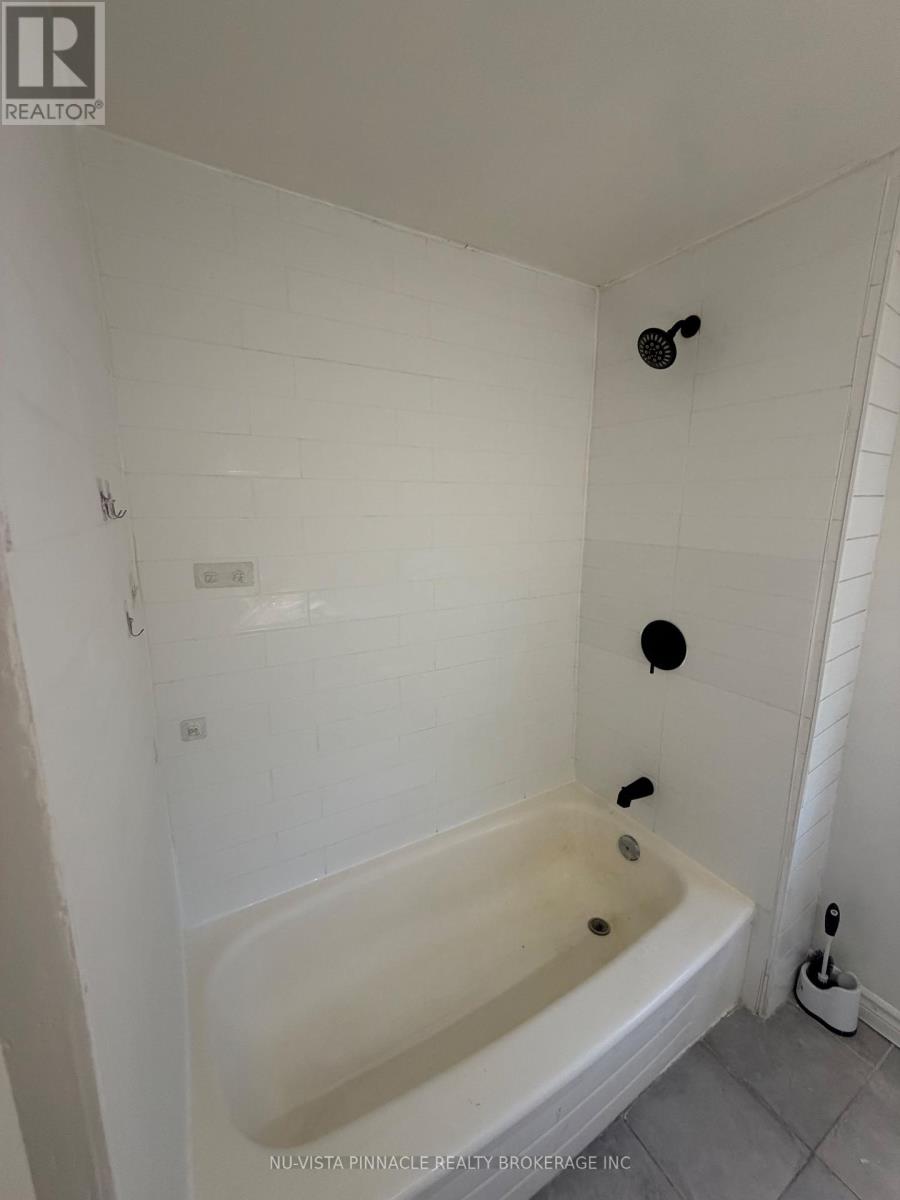 26 - 1725 Ernest Avenue, London South, Ontario  N6E 2W3 - Photo 10 - X13641740