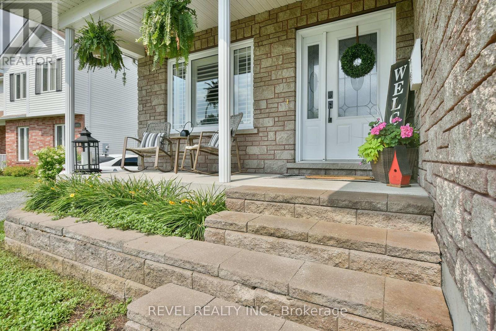 304 Jv Bonhomme Boulevard, Timmins, Ontario  P4P 1H5 - Photo 2 - T13641718