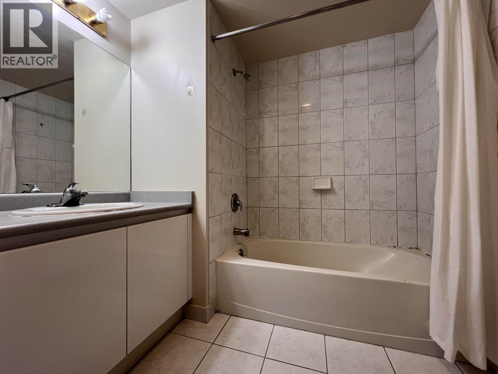 906 9623 Manchester Drive, Burnaby, British Columbia V3N 4Y8 - Photo 14 - R3152820