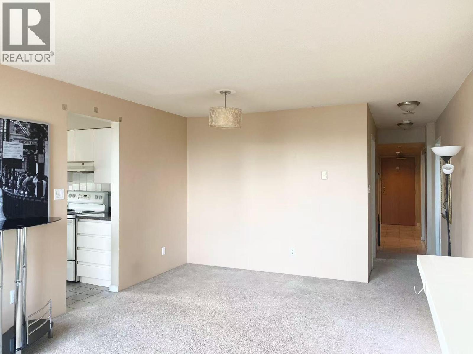 906 9623 Manchester Drive, Burnaby, British Columbia V3N 4Y8 - Photo 2 - R3152820