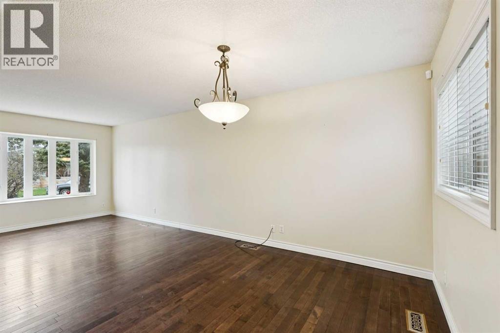 7615 36 Avenue NW, Calgary, Alberta  T3B 1V2 - Photo 21 - A2308209