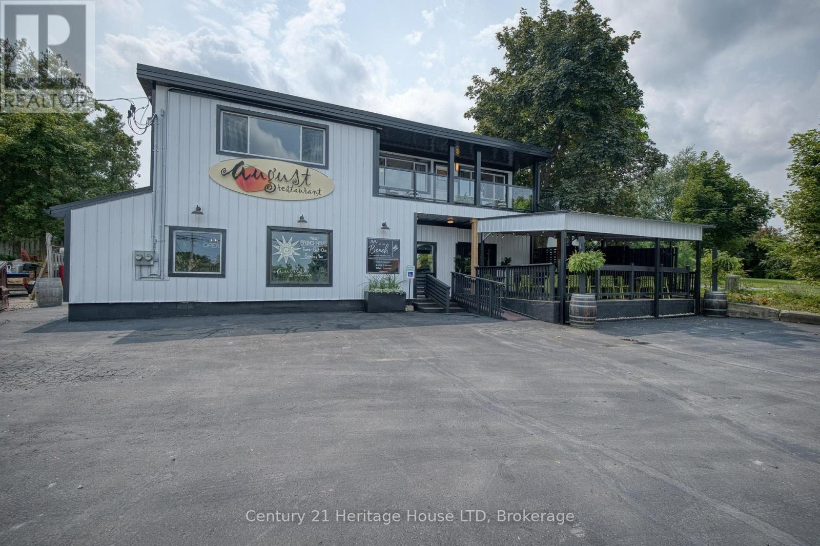 5204 King Street, Lincoln, Ontario  L0R 1B2 - Photo 1 - X13641548