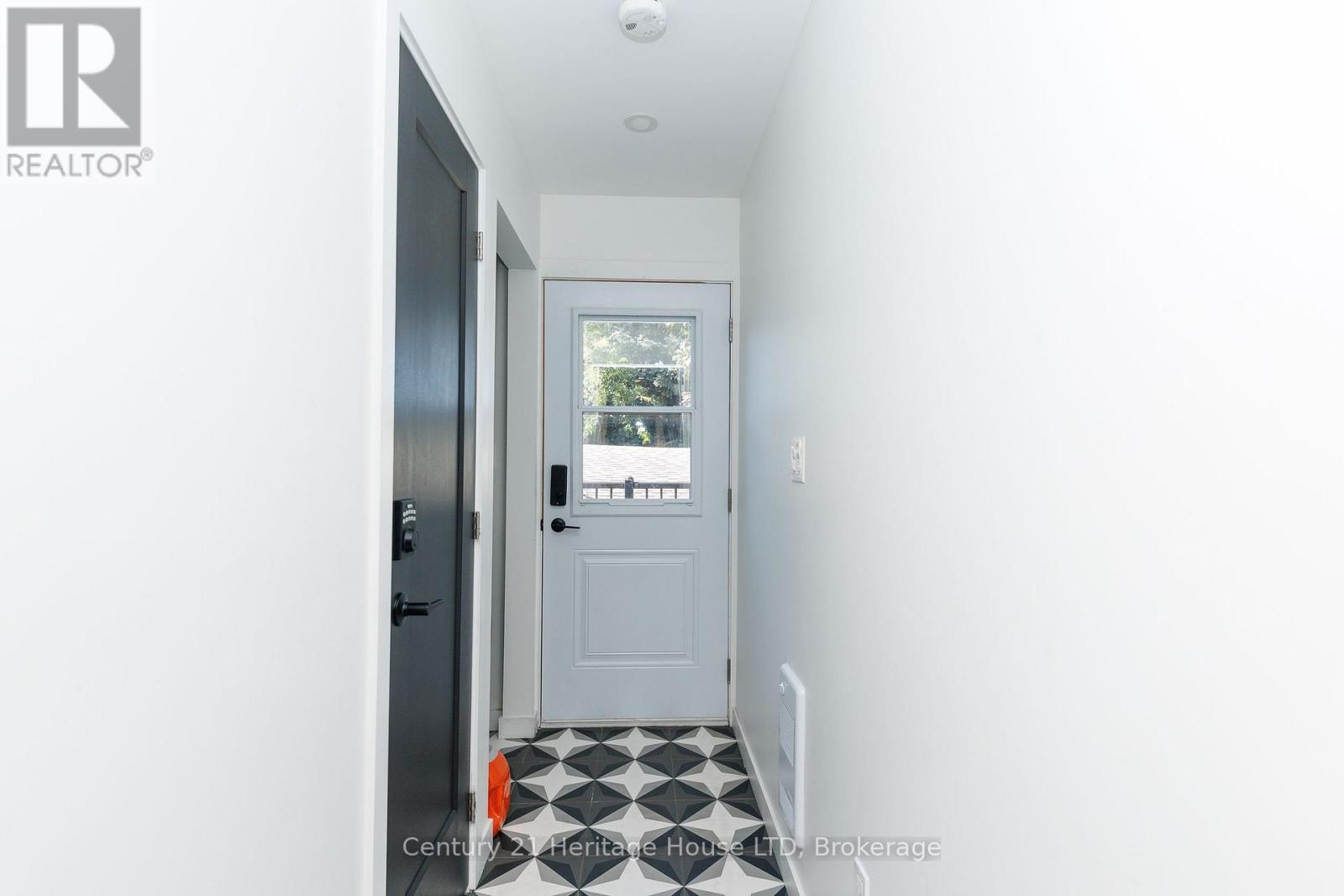 5204 King Street, Lincoln, Ontario  L0R 1B2 - Photo 31 - X13641548