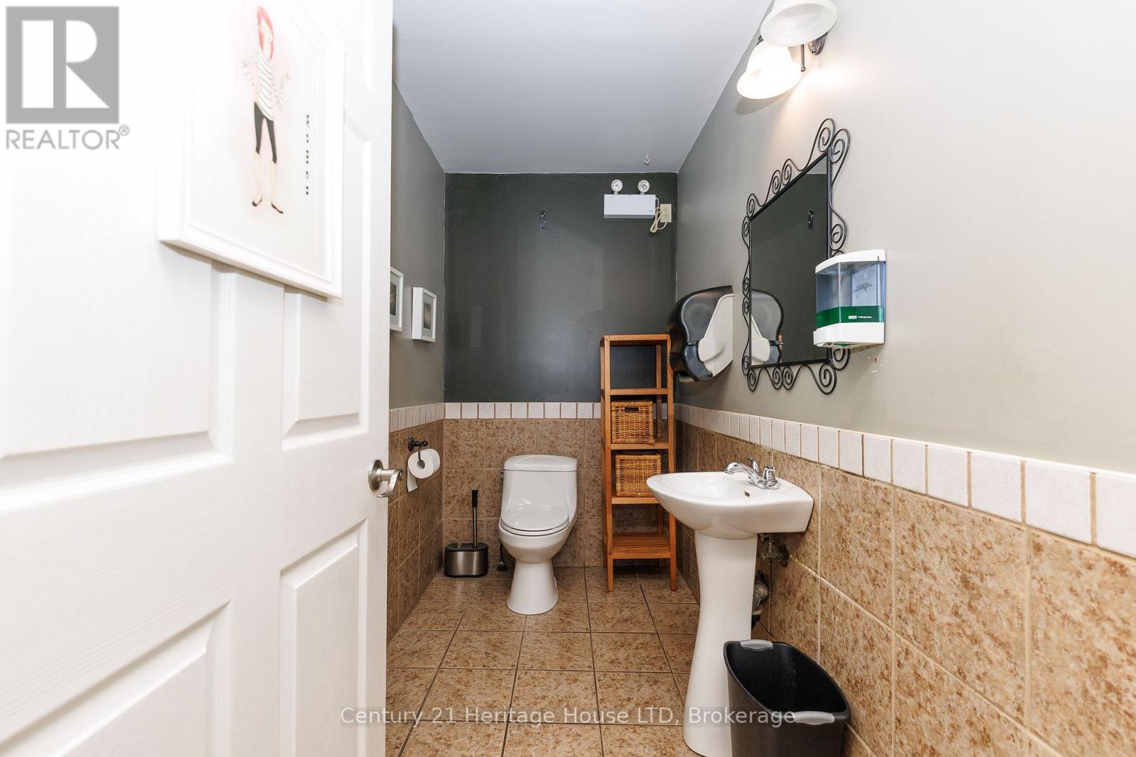 5204 King Street, Lincoln, Ontario  L0R 1B2 - Photo 40 - X13641548