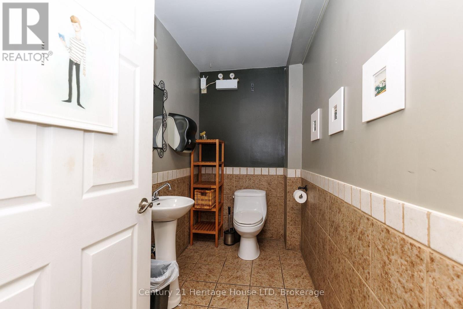 5204 King Street, Lincoln, Ontario  L0R 1B2 - Photo 41 - X13641548