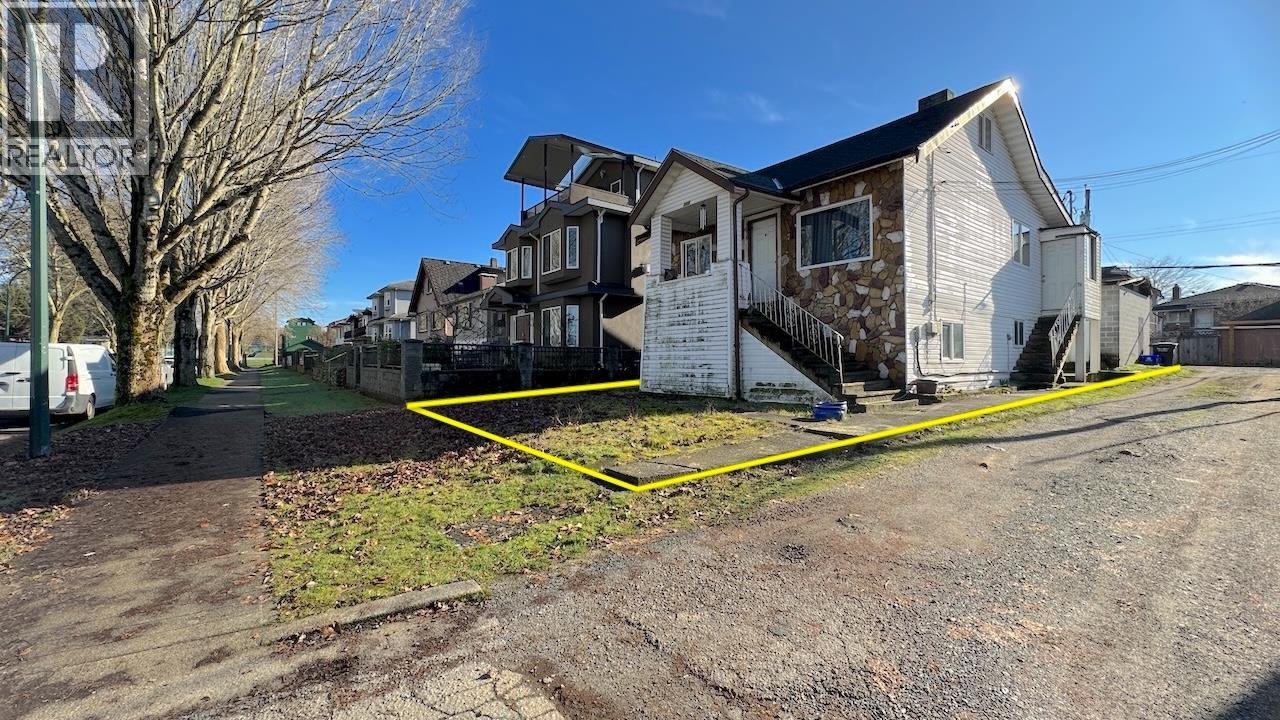 3006 E 25TH AVENUE, Vancouver, British Columbia