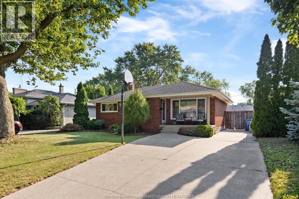 462 Dormar Drive, Windsor, Ontario N8S 3Z4 - Photo 1 - 26018957