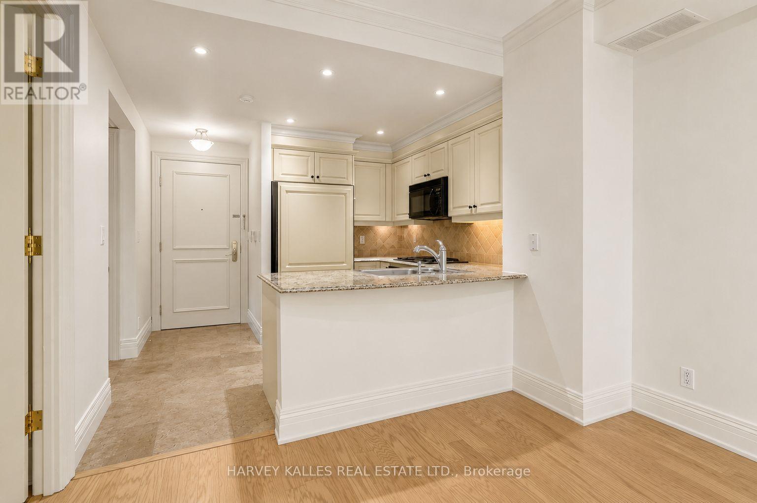 704 - 33 Delisle Avenue, Toronto, Ontario  M4V 3C7 - Photo 3 - C13641528