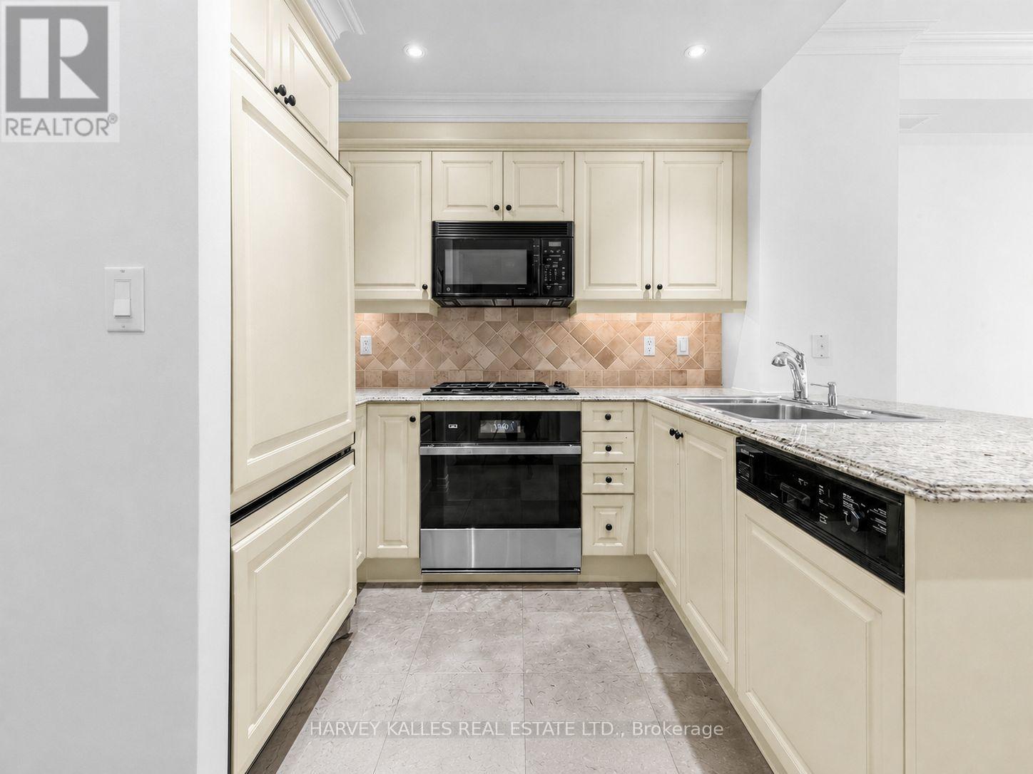 704 - 33 Delisle Avenue, Toronto, Ontario  M4V 3C7 - Photo 4 - C13641528