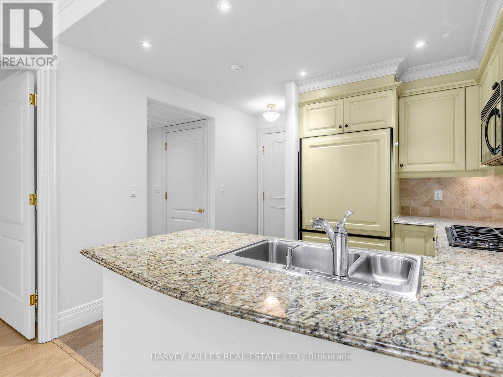 704 - 33 Delisle Avenue, Toronto, Ontario  M4V 3C7 - Photo 6 - C13641528