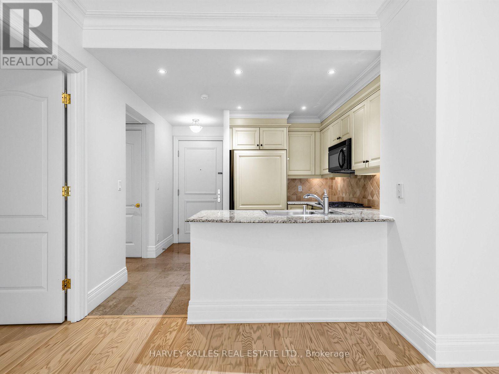 704 - 33 Delisle Avenue, Toronto, Ontario  M4V 3C7 - Photo 7 - C13641528