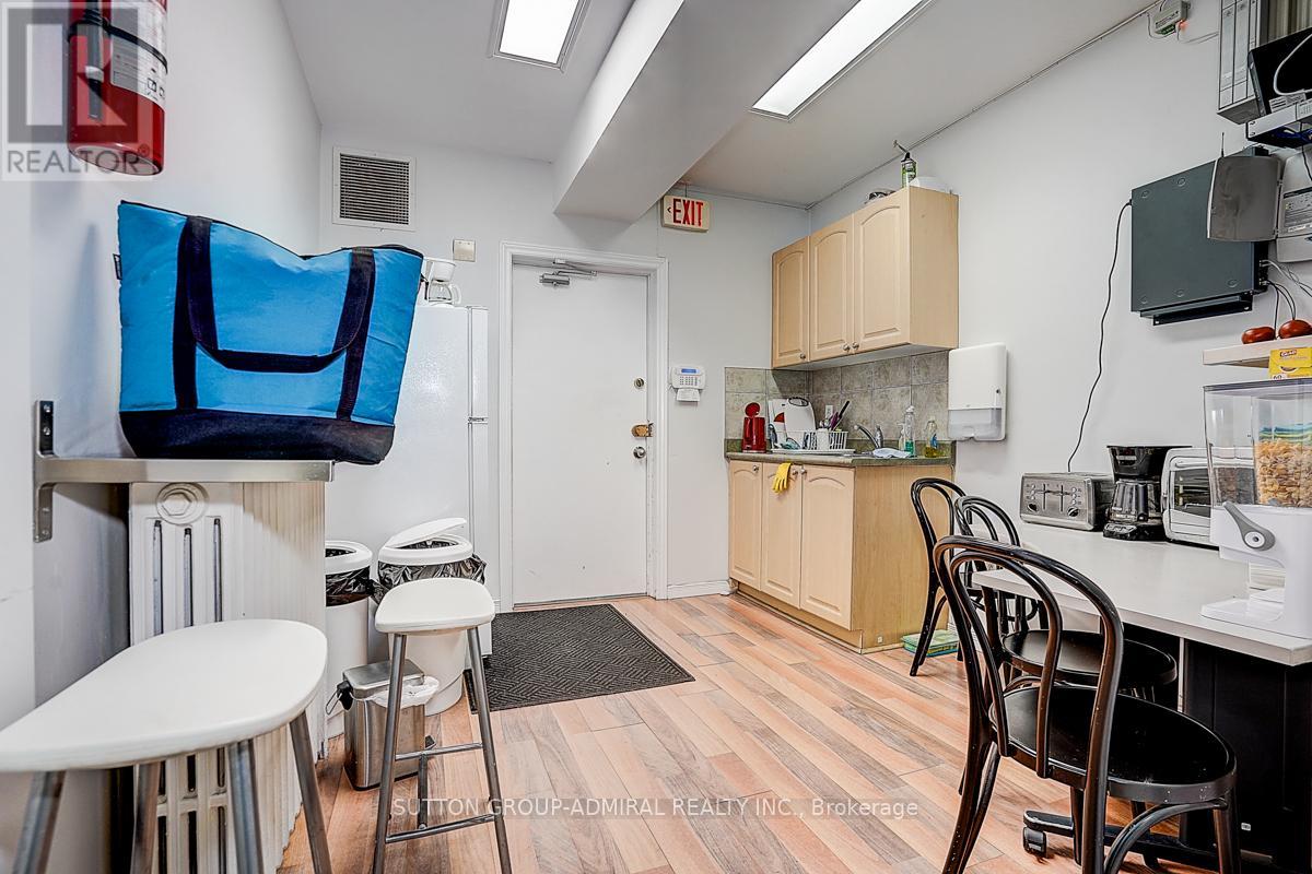 1184 Eglinton Avenue W, Toronto, Ontario  M6C 2E3 - Photo 10 - C13641642