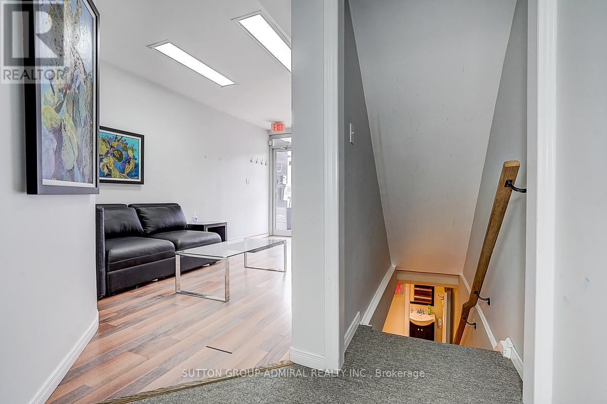 1184 Eglinton Avenue W, Toronto, Ontario  M6C 2E3 - Photo 13 - C13641642