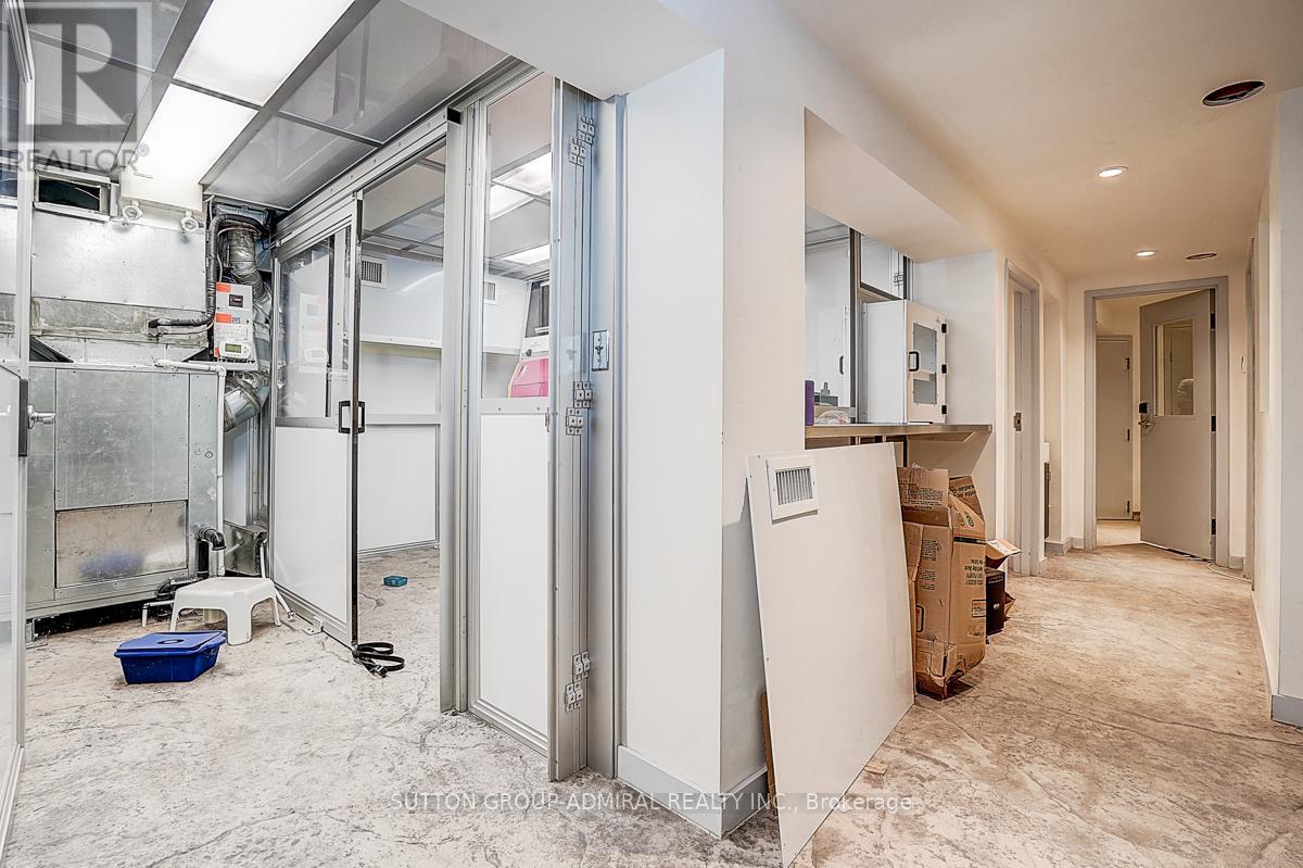1184 Eglinton Avenue W, Toronto, Ontario  M6C 2E3 - Photo 35 - C13641642