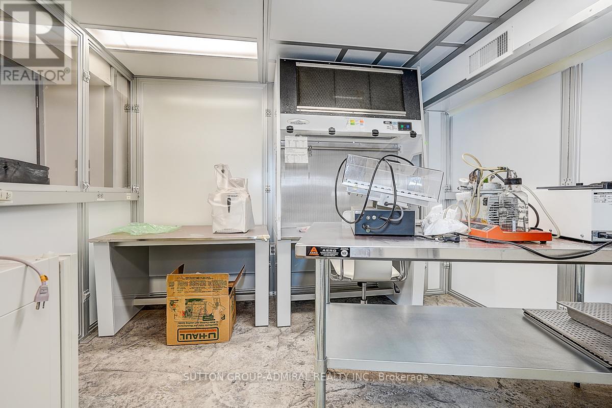 1184 Eglinton Avenue W, Toronto, Ontario  M6C 2E3 - Photo 37 - C13641642