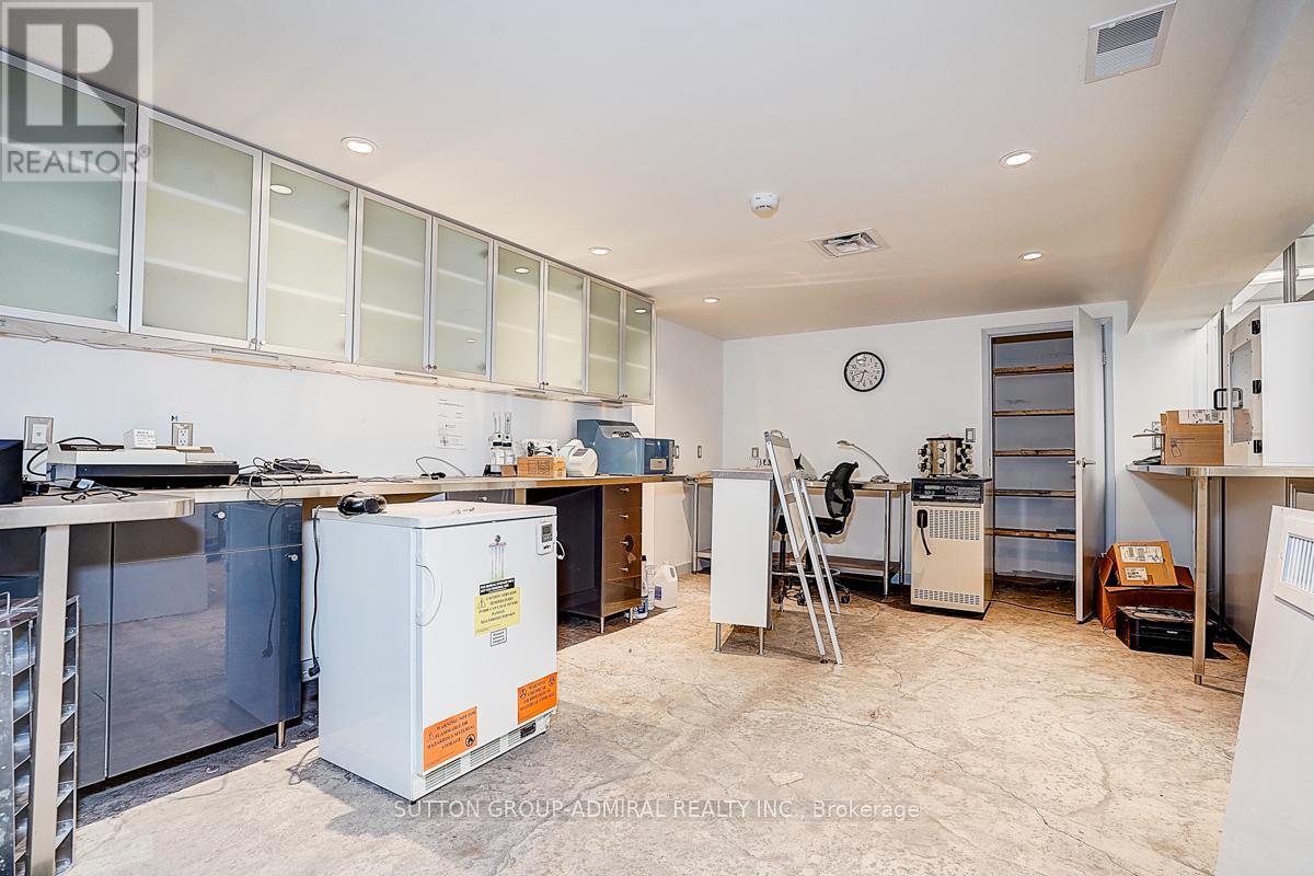 1184 Eglinton Avenue W, Toronto, Ontario  M6C 2E3 - Photo 40 - C13641642