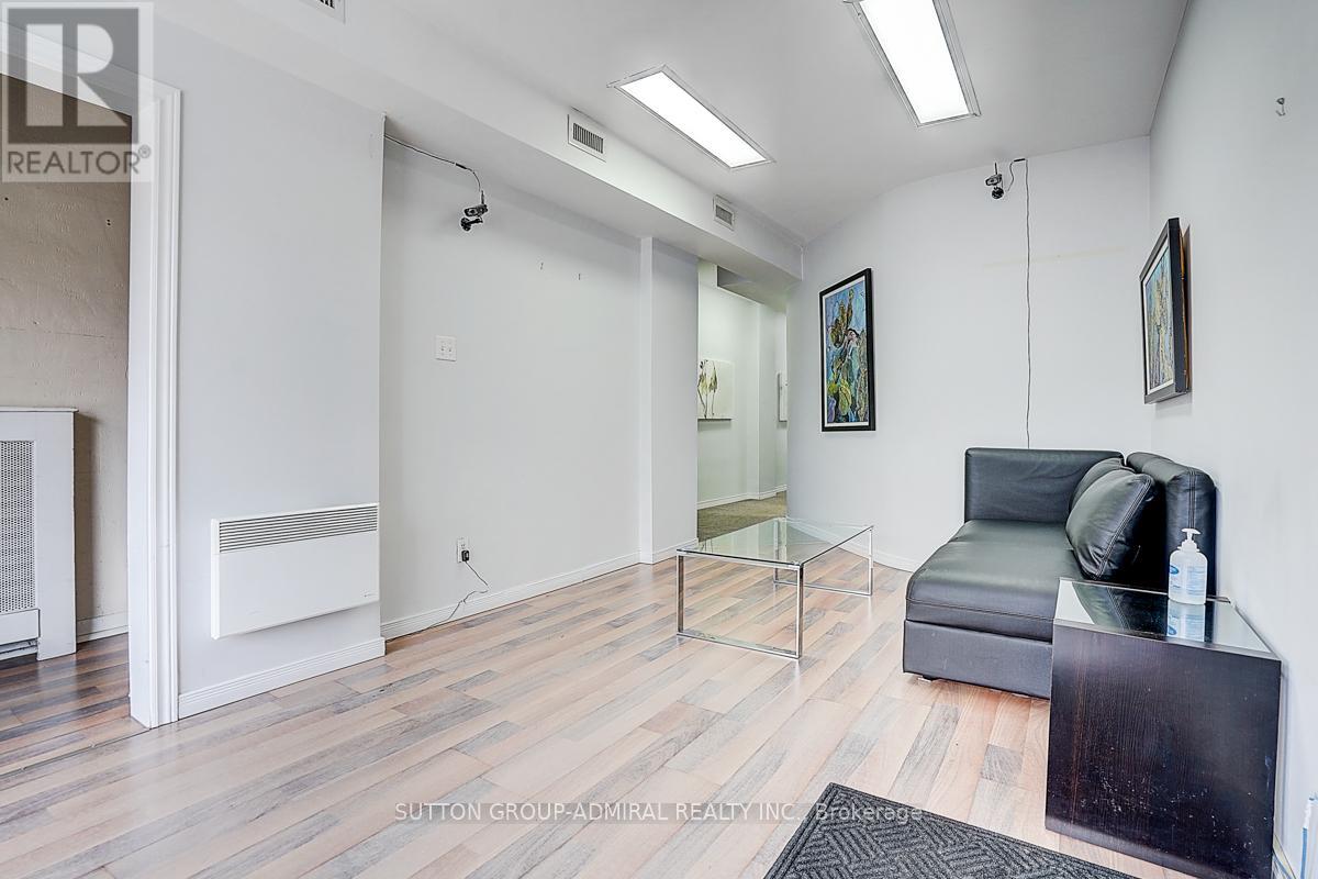 1184 Eglinton Avenue W, Toronto, Ontario  M6C 2E3 - Photo 5 - C13641642