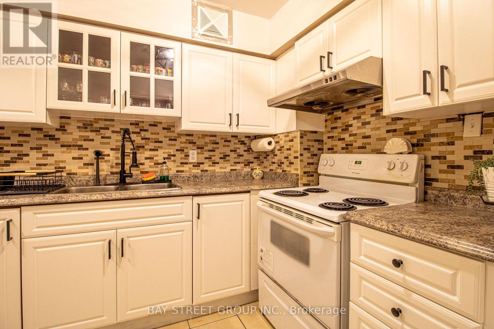 1712 - 2050 Bridletowne Circle, Toronto, Ontario  M1W 2V5 - Photo 8 - E13641566