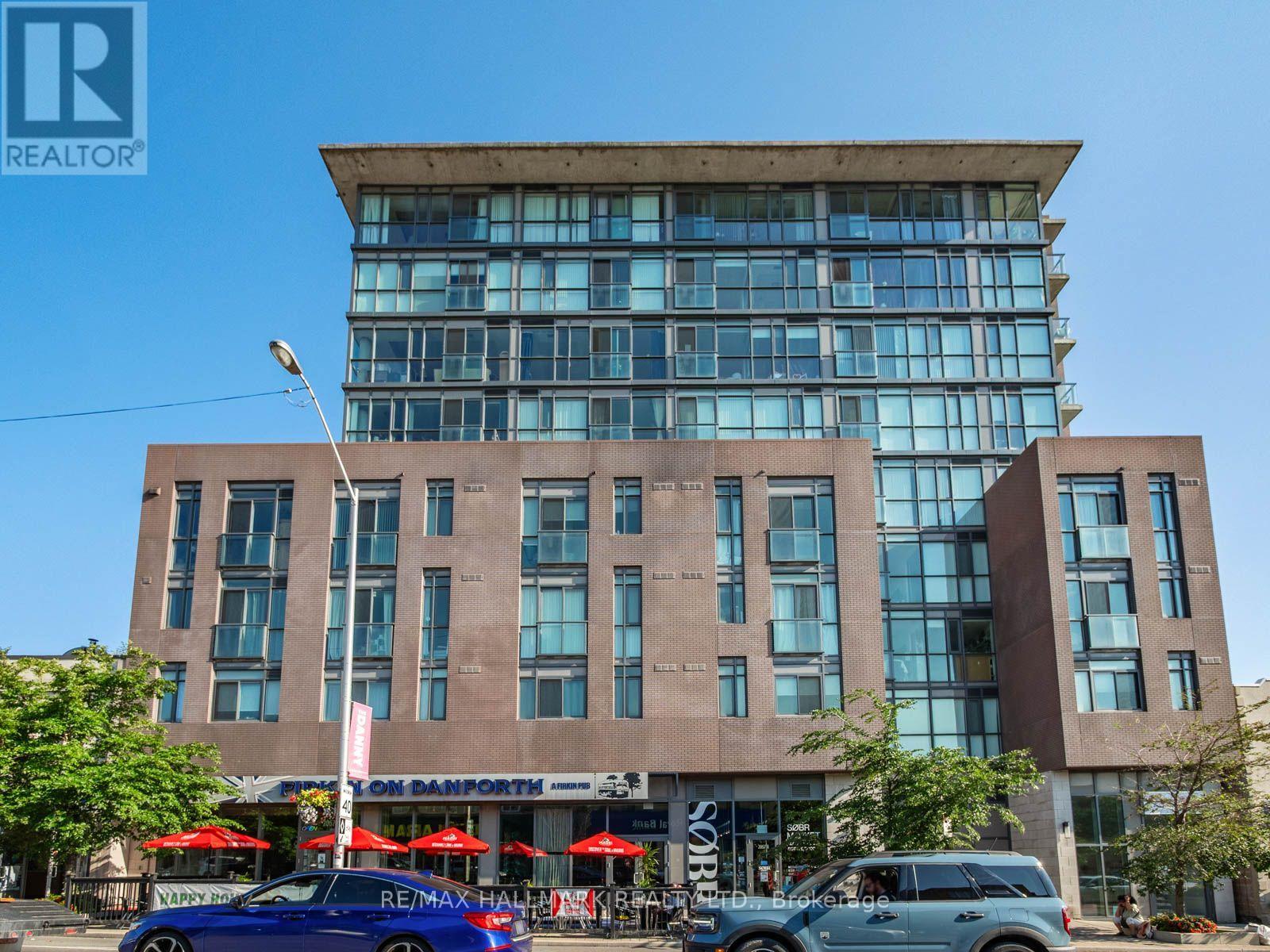 <div class="slider-price">$839,000</div><p>414 - 2055 Danforth Avenue, Toronto, Ontario</p>