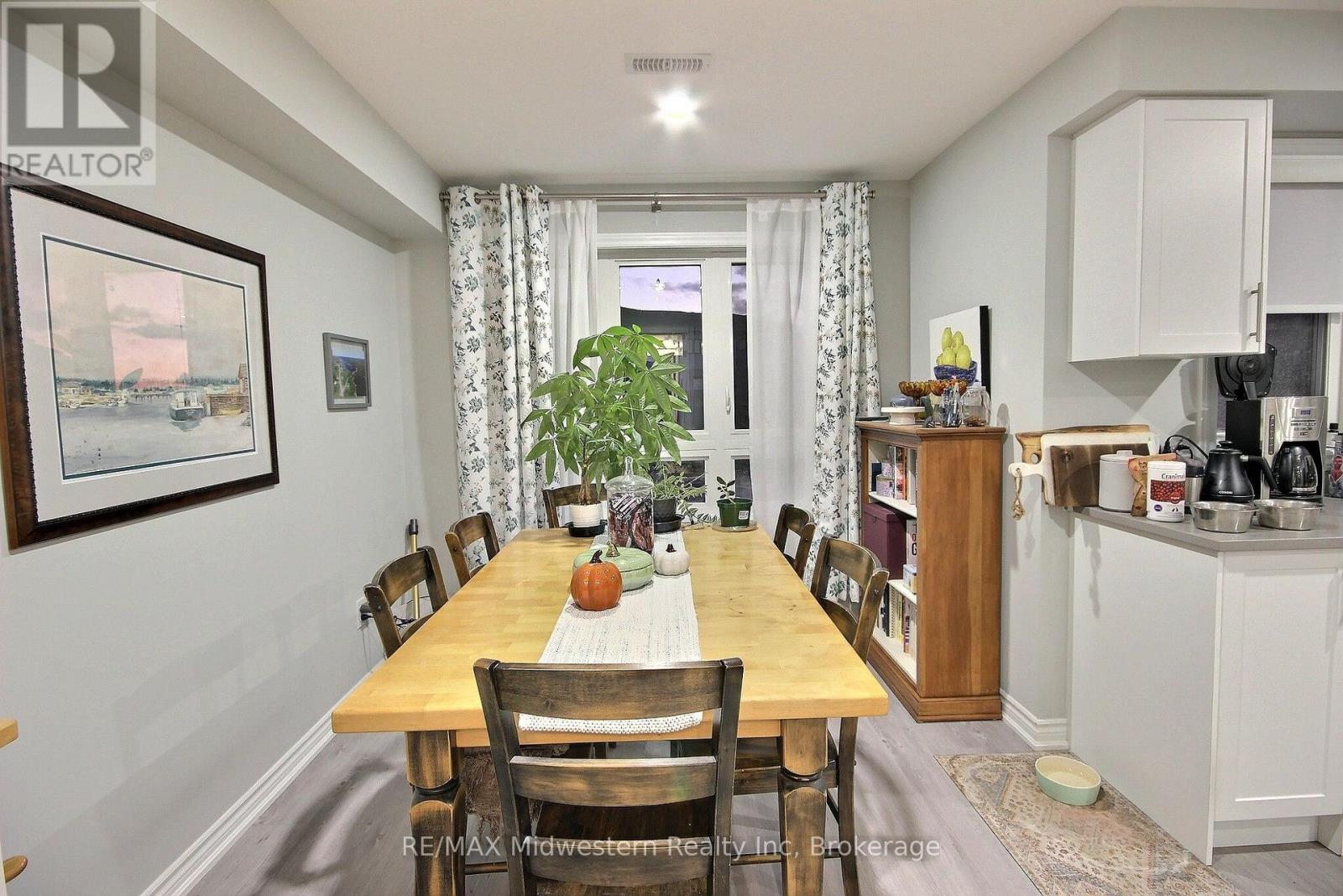 35 - 287 Chapel Hill Drive, Kitchener, Ontario  N2R 0S4 - Photo 3 - X13641638