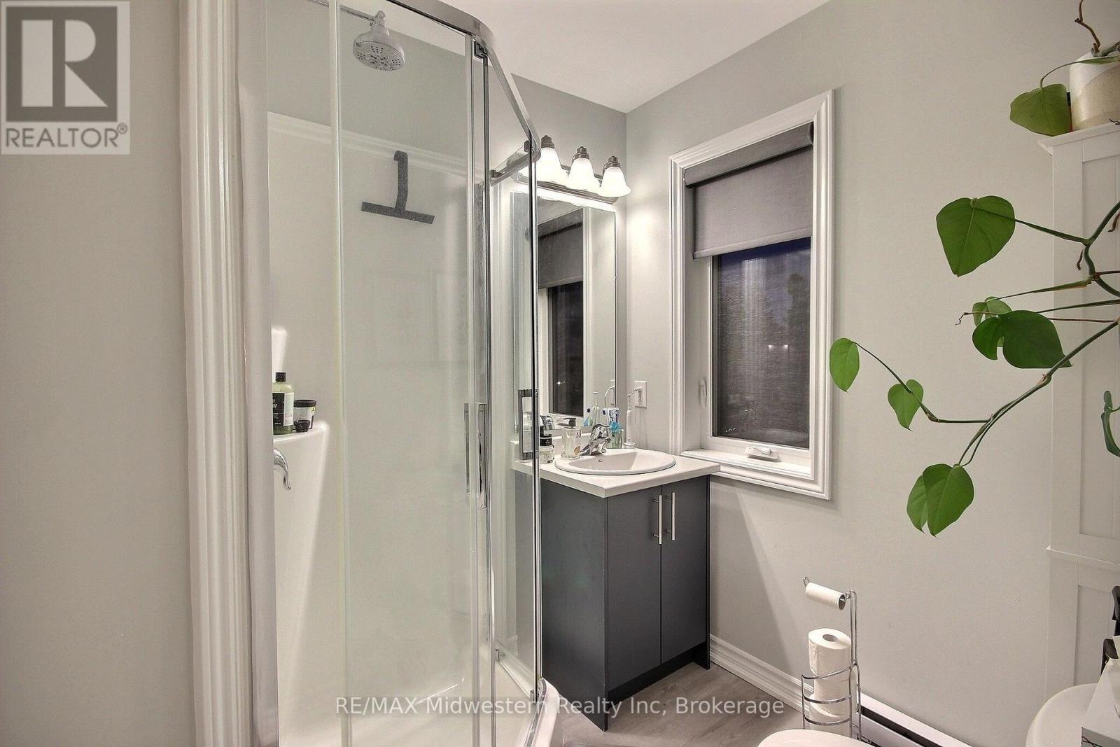 35 - 287 Chapel Hill Drive, Kitchener, Ontario  N2R 0S4 - Photo 9 - X13641638