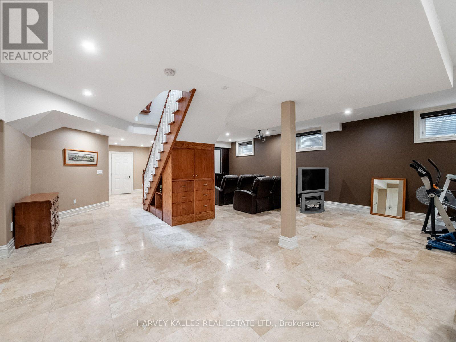 73 Carmichael Avenue, Toronto, Ontario M5M 2W8 - Photo 32 - C13639792