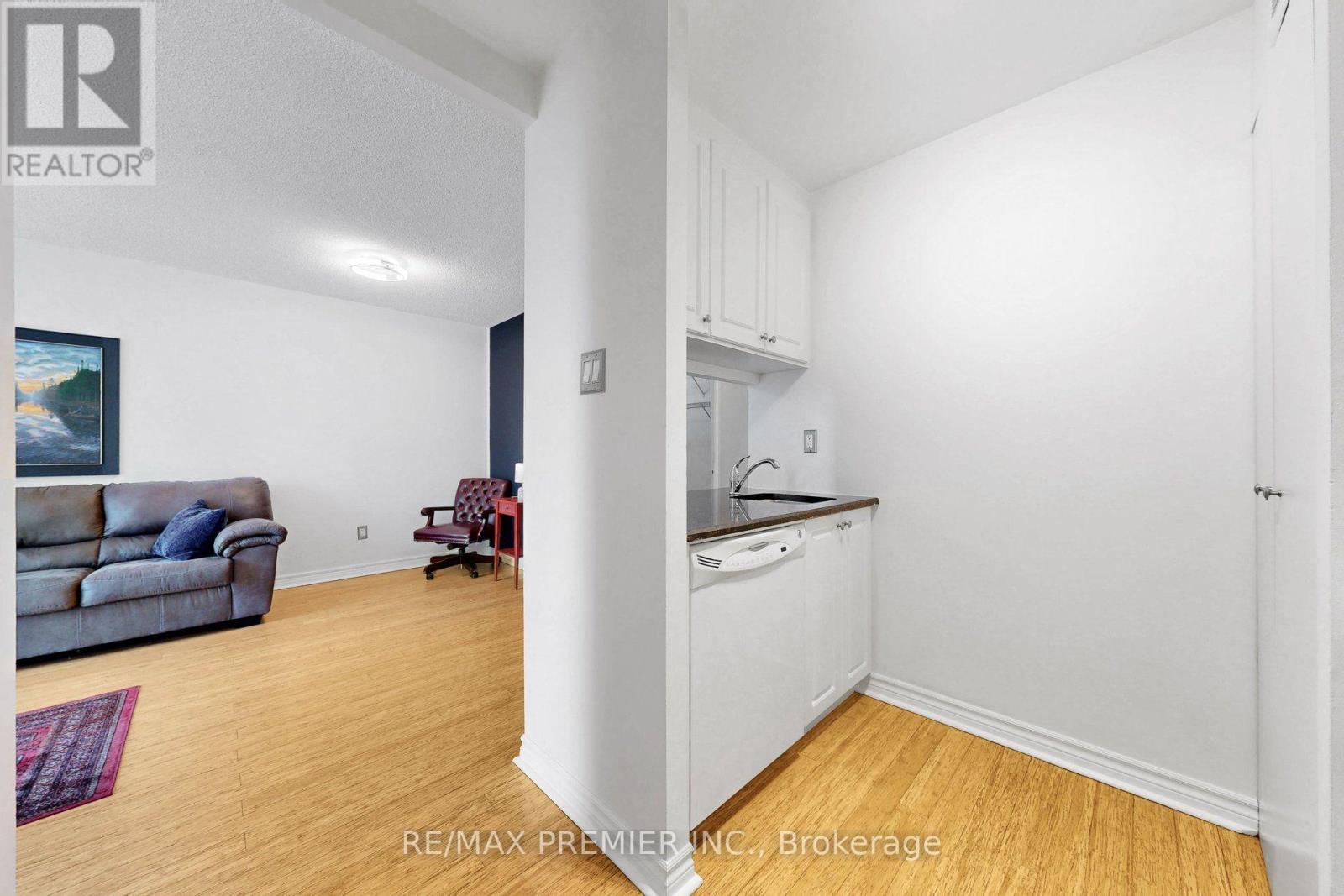 1804 - 1055 Bay Street, Toronto, Ontario M5S 3A3 - Photo 6 - C13641774