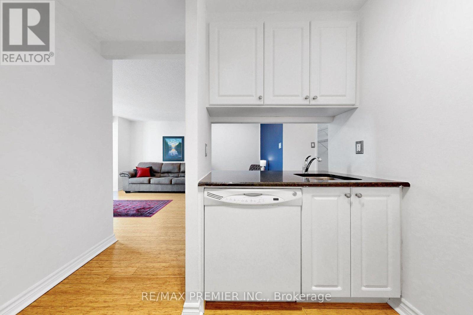 1804 - 1055 Bay Street, Toronto, Ontario M5S 3A3 - Photo 7 - C13641774