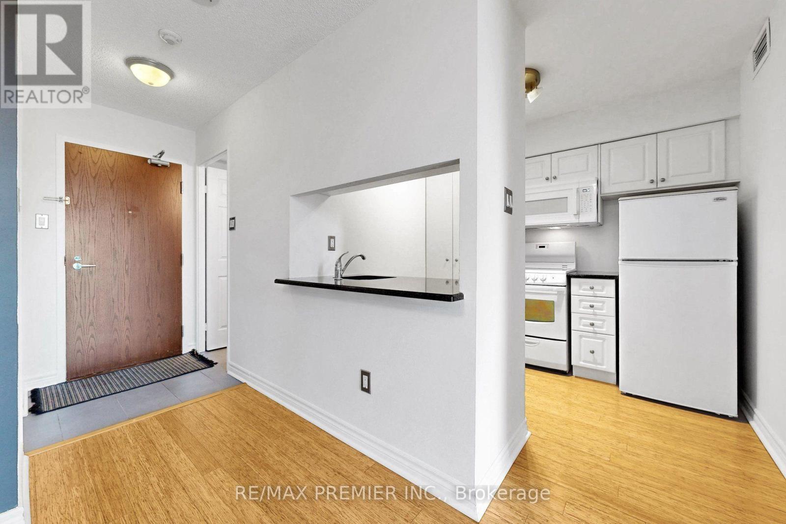 1804 - 1055 Bay Street, Toronto, Ontario M5S 3A3 - Photo 5 - C13641774