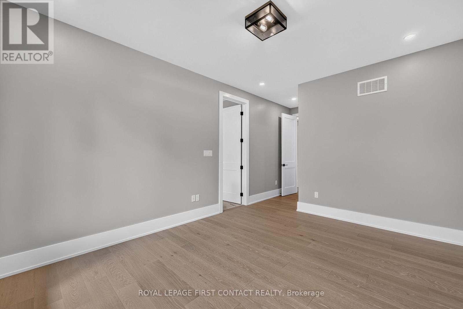 Upper - 929 7th Line, Innisfil, Ontario  L9S 4G1 - Photo 14 - N13641670