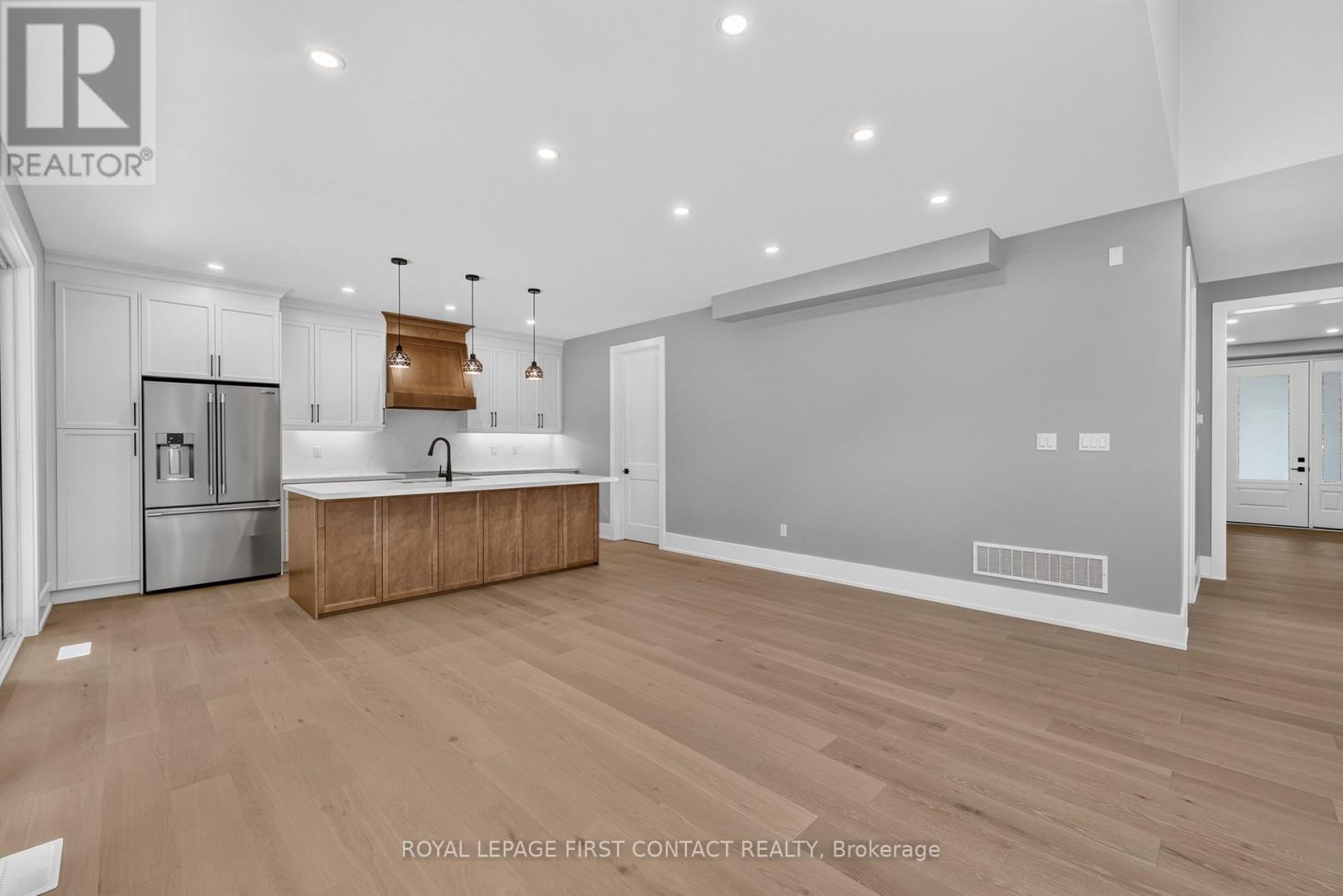 Upper - 929 7th Line, Innisfil, Ontario  L9S 4G1 - Photo 4 - N13641670