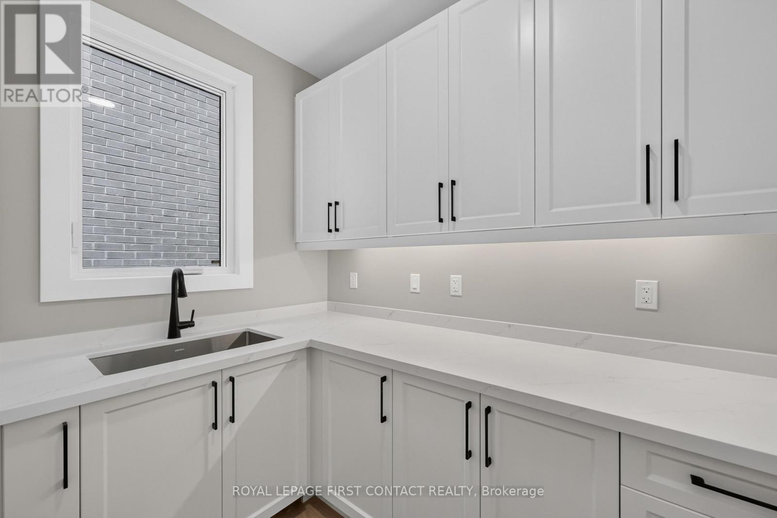 Upper - 929 7th Line, Innisfil, Ontario  L9S 4G1 - Photo 6 - N13641670