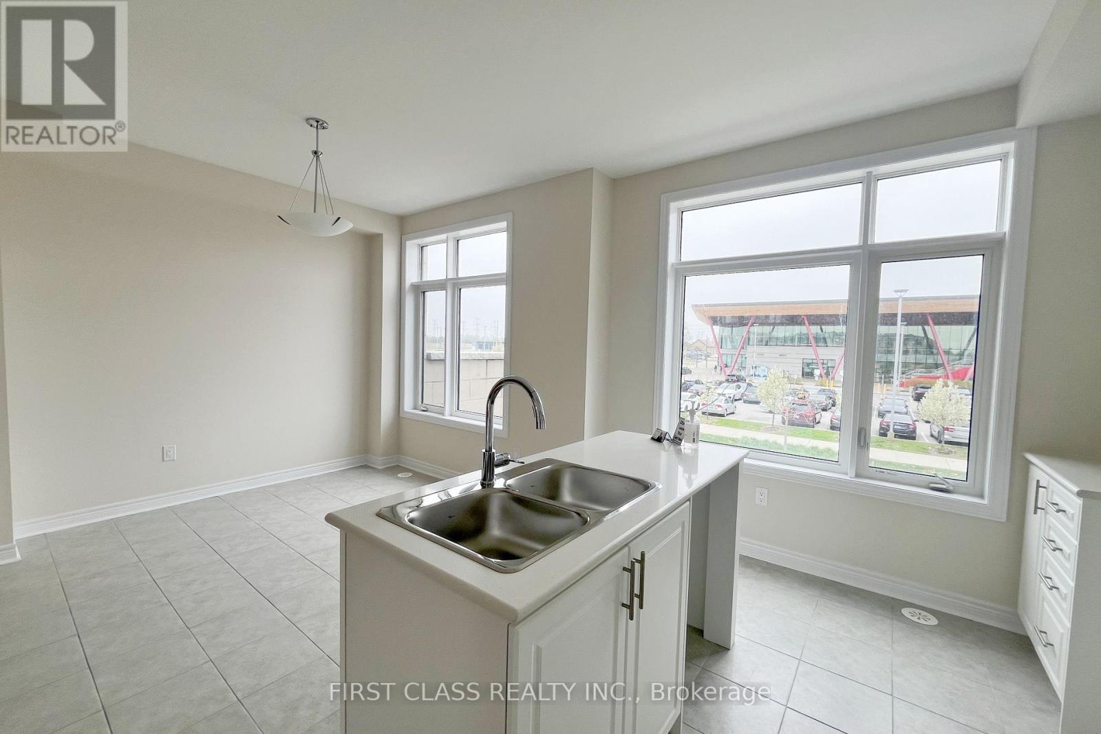 33 Mumbai Drive, Markham, Ontario  L3S 3K5 - Photo 6 - N13641730