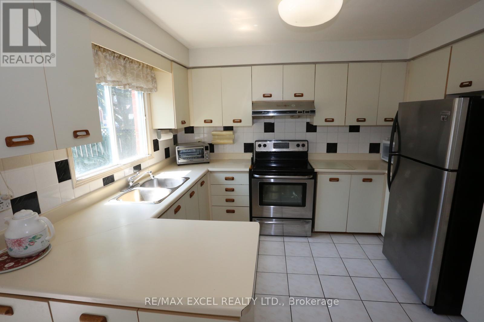 93 Olivewood Drive, Markham, Ontario  L3S 3E2 - Photo 19 - N13641754