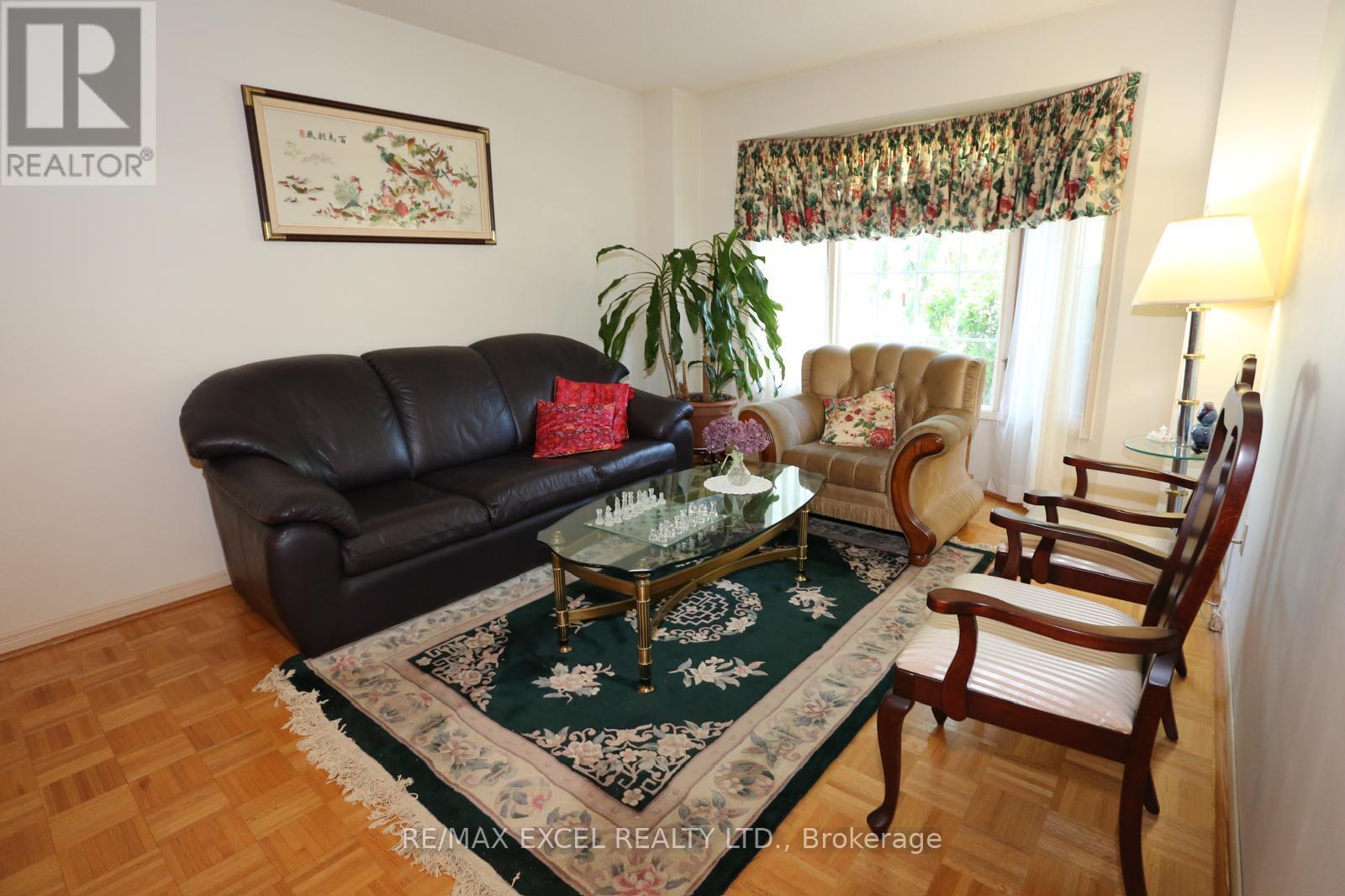 93 Olivewood Drive, Markham, Ontario  L3S 3E2 - Photo 3 - N13641754