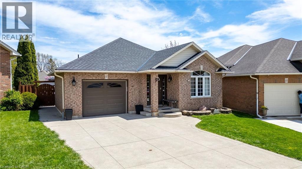 47 Hannah Crescent, Hamilton, Ontario  L9B 2V4 - Photo 3 - 40829540