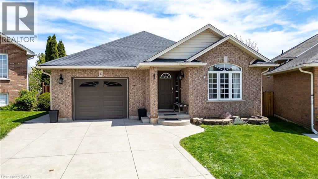47 Hannah Crescent, Hamilton, Ontario  L9B 2V4 - Photo 2 - 40829540