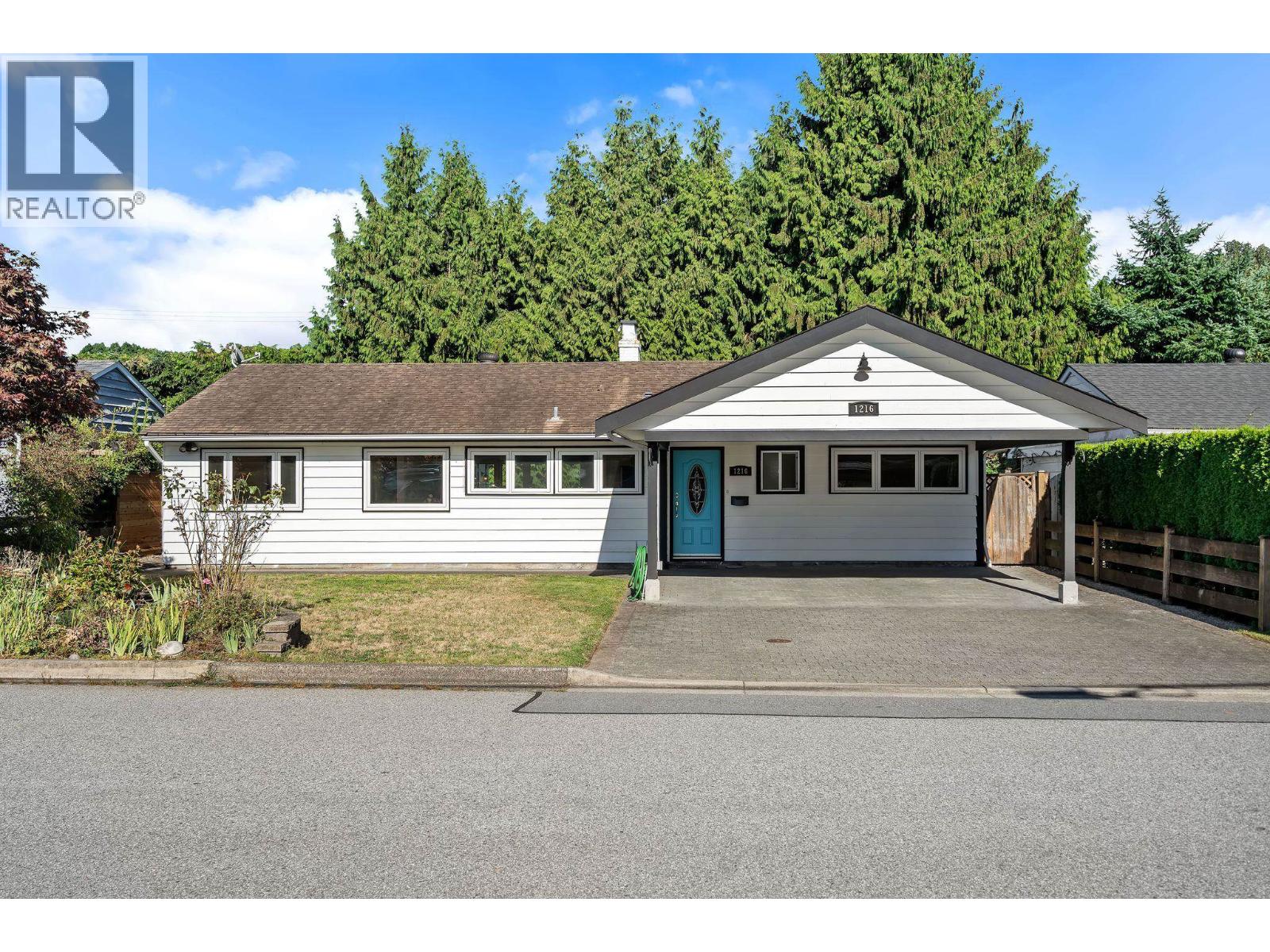 1216 Pinewood Crescent, North Vancouver, British Columbia  V7P 1E9 - Photo 3 - R3151861