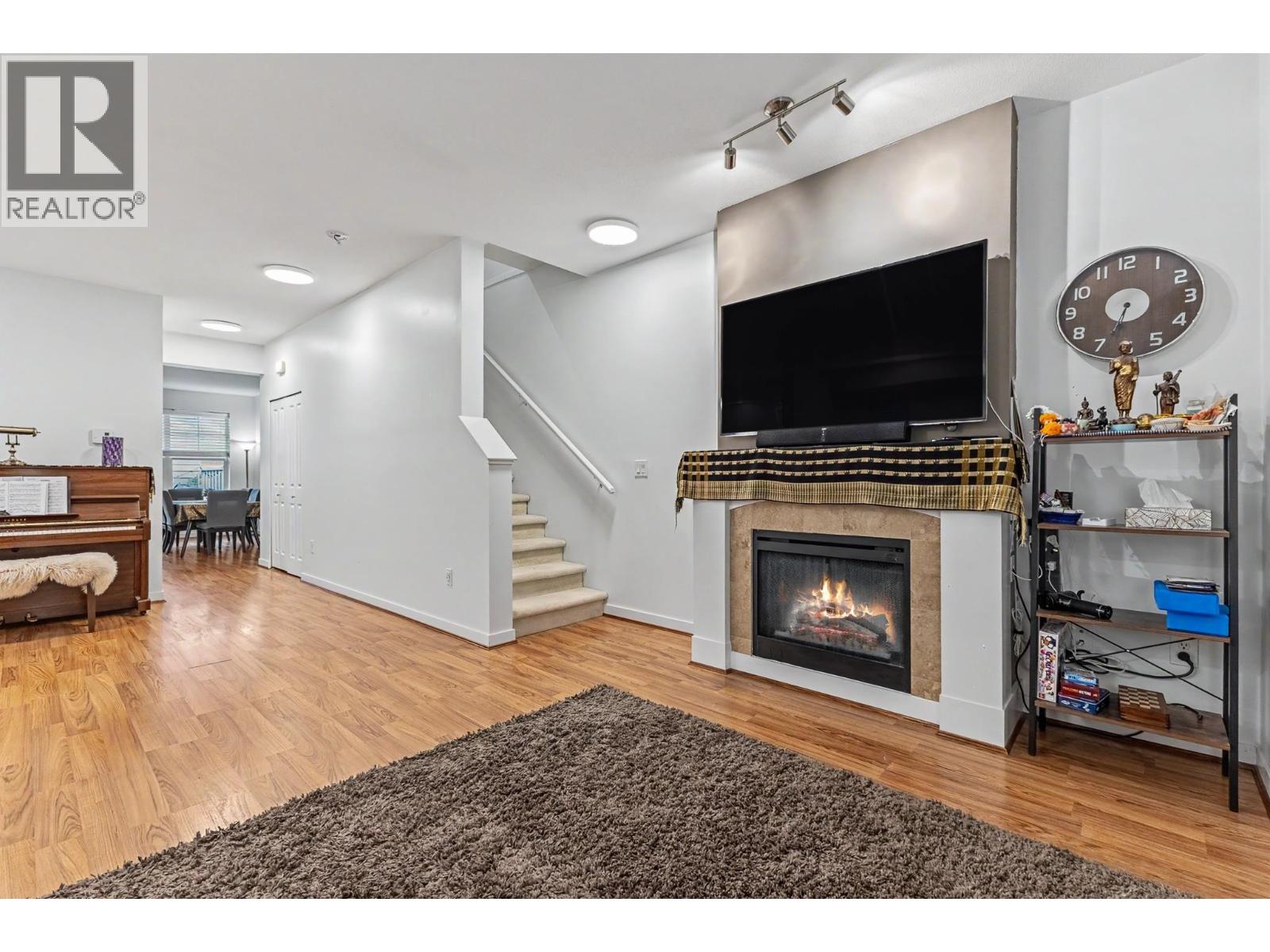 1427 Collins Road, Coquitlam, British Columbia  V3E 0A9 - Photo 3 - R3152494