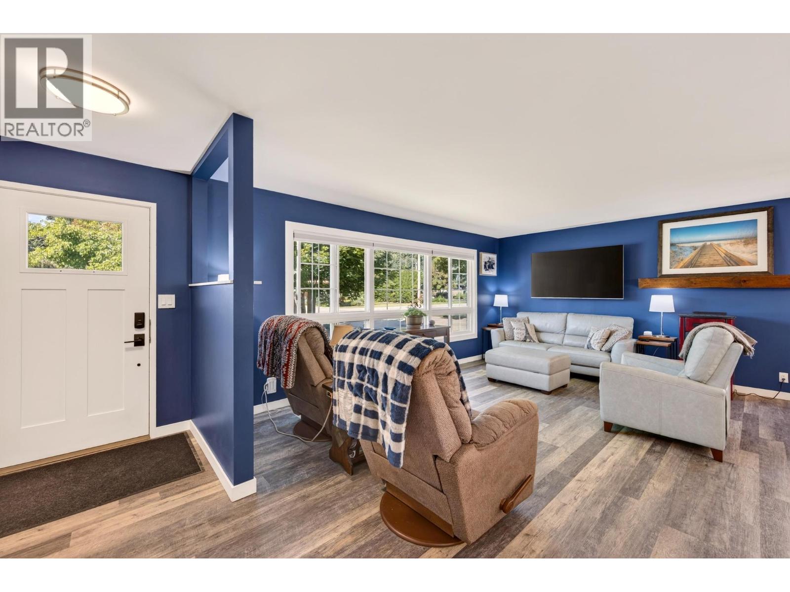506 5th Street, Golden, British Columbia V0A 1H0 - Photo 6 - 10394196